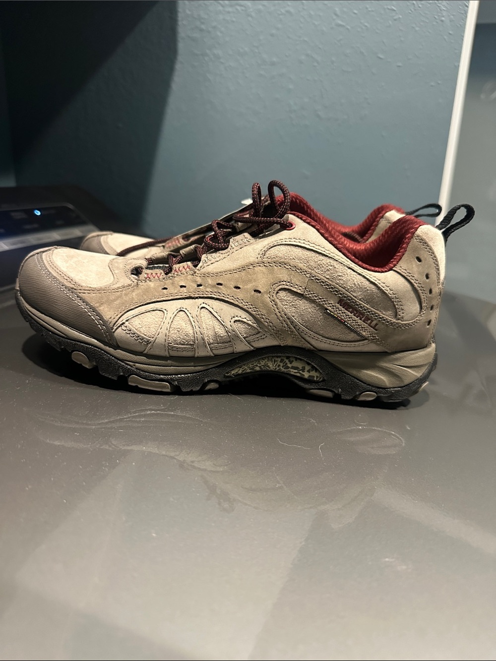Merrell Women's Trail Shoe in Light Gray with Burgundy Lining